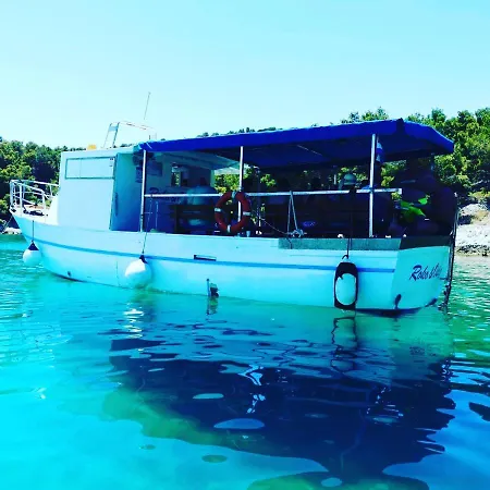 Seesunfun Botel